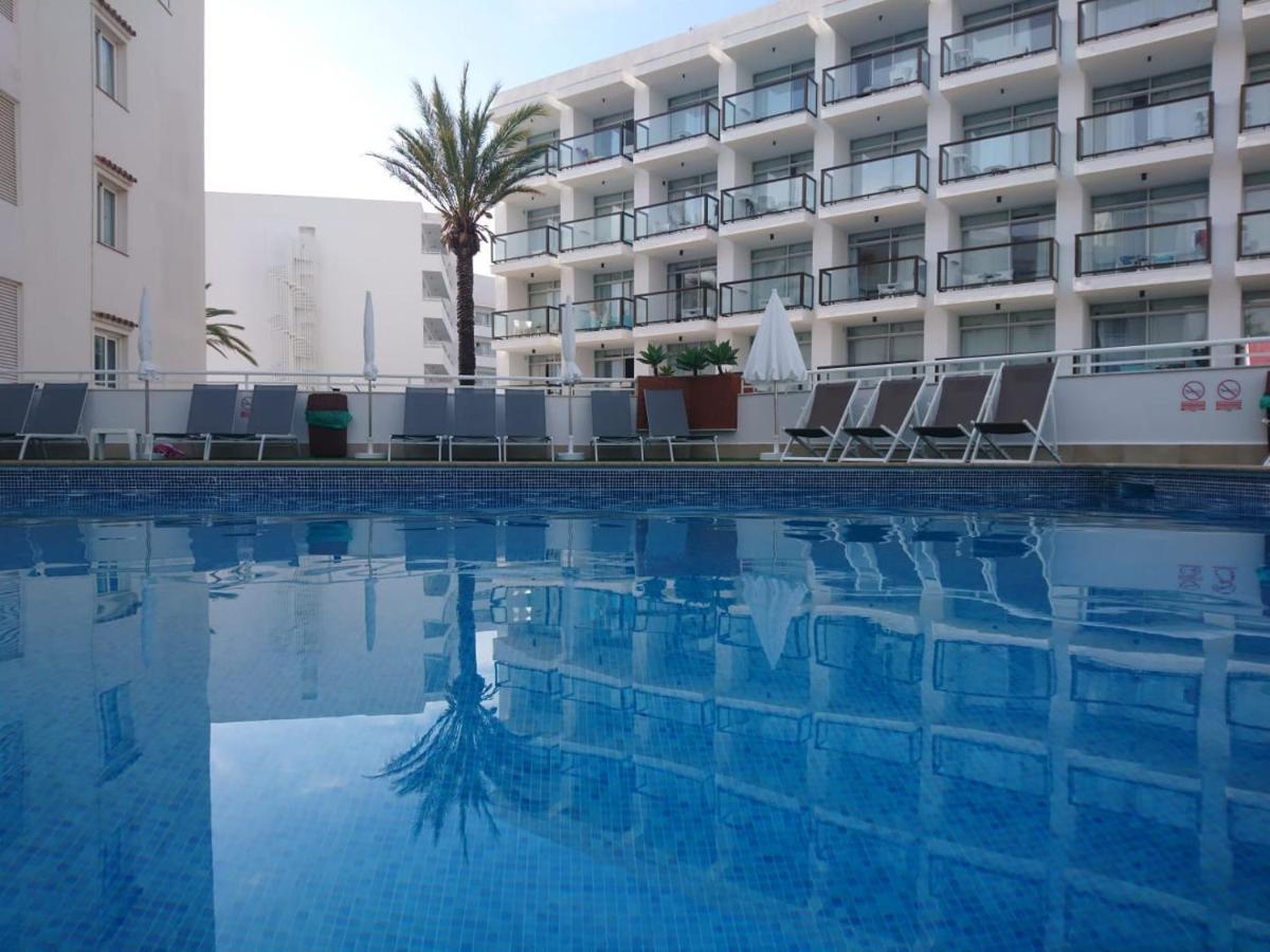 Apartamentos Es Cane Es Cana Екстериор снимка