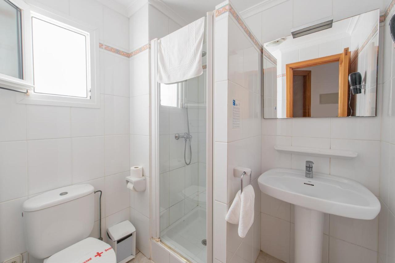 Apartamentos Es Cane Es Cana Екстериор снимка