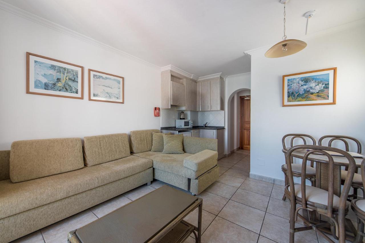 Apartamentos Es Cane Es Cana Екстериор снимка