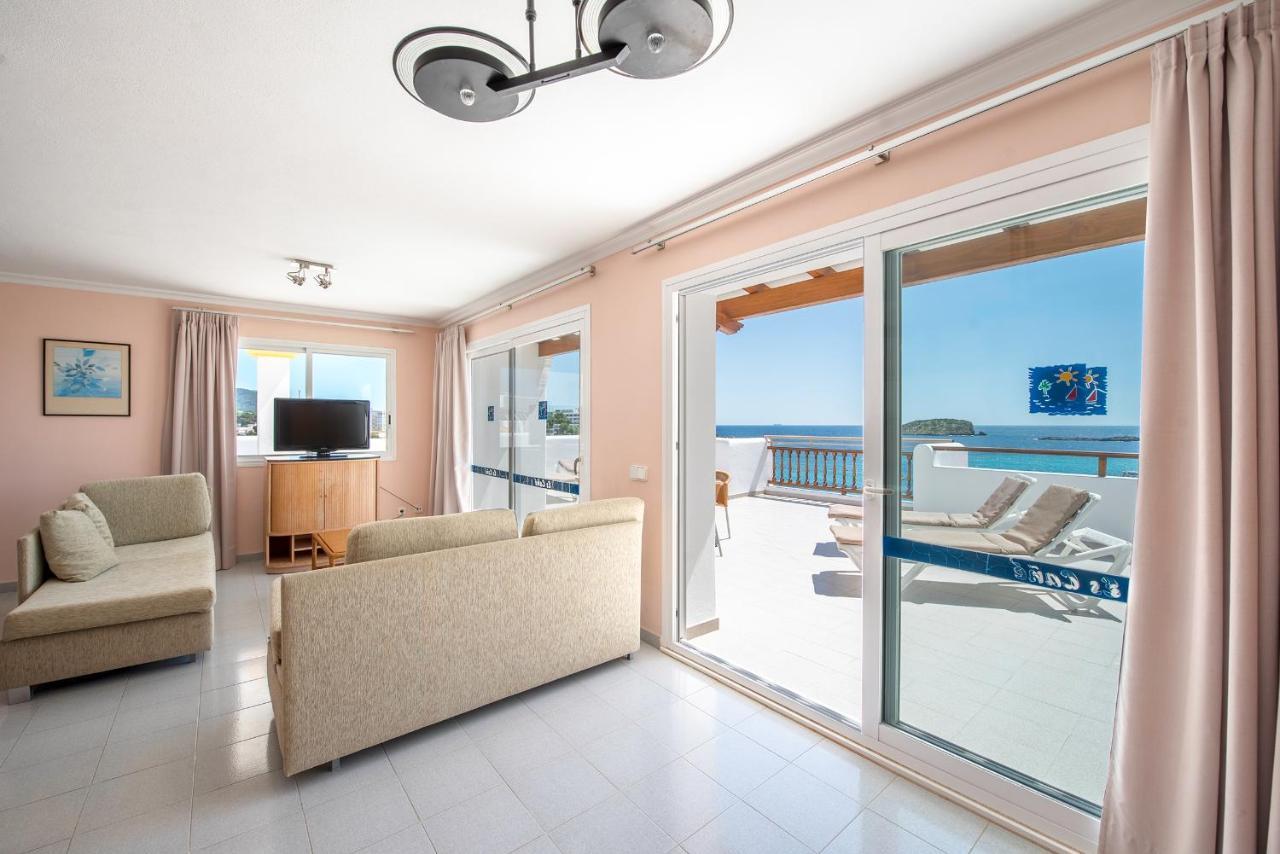 Apartamentos Es Cane Es Cana Екстериор снимка