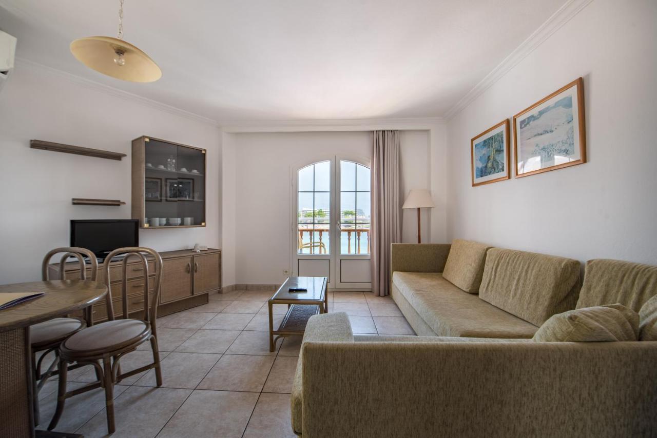 Apartamentos Es Cane Es Cana Екстериор снимка